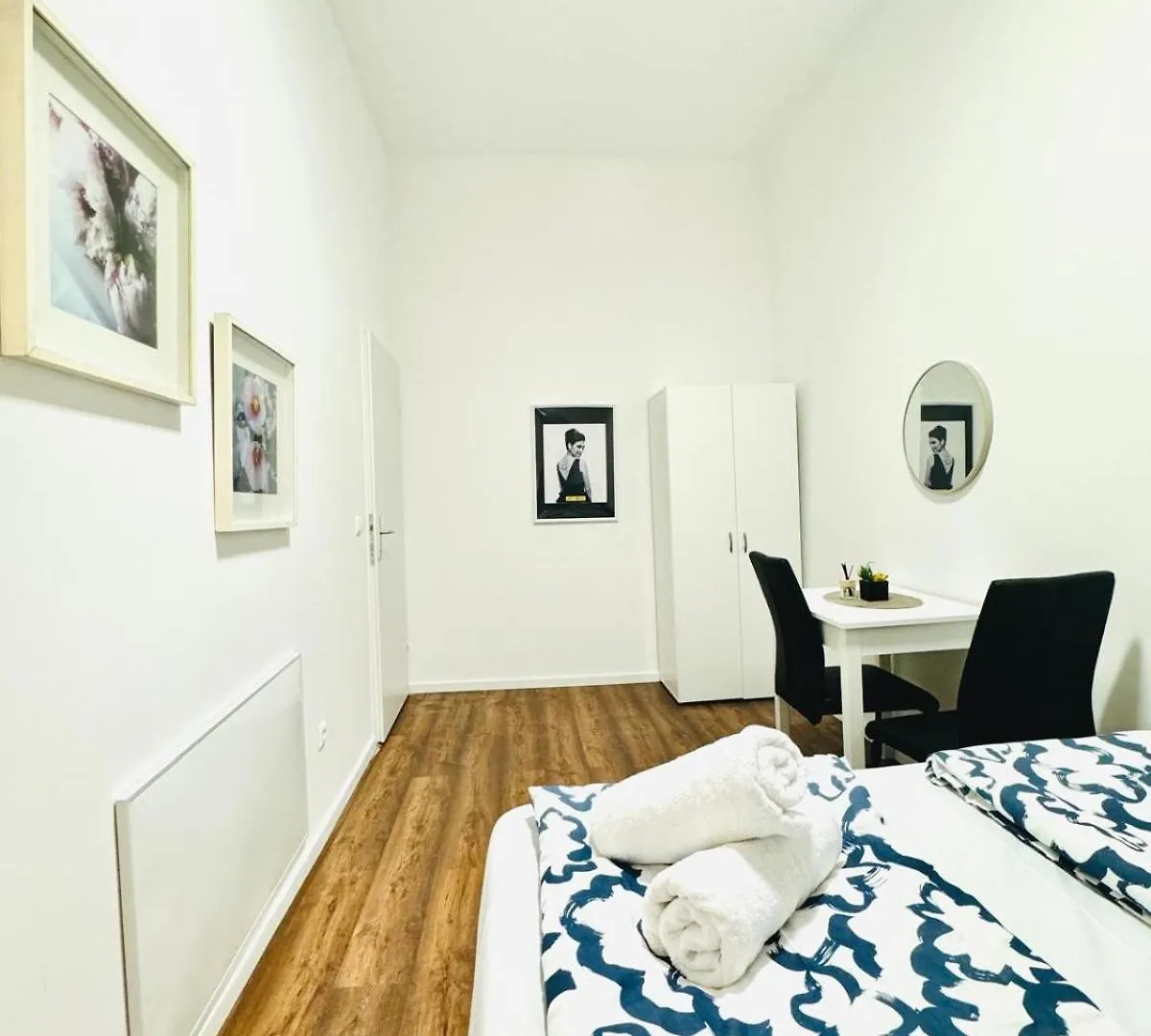 Affordable 5 Bedroom Apartment, Near Atzgersdorf Park Viena 0*,  Áustria