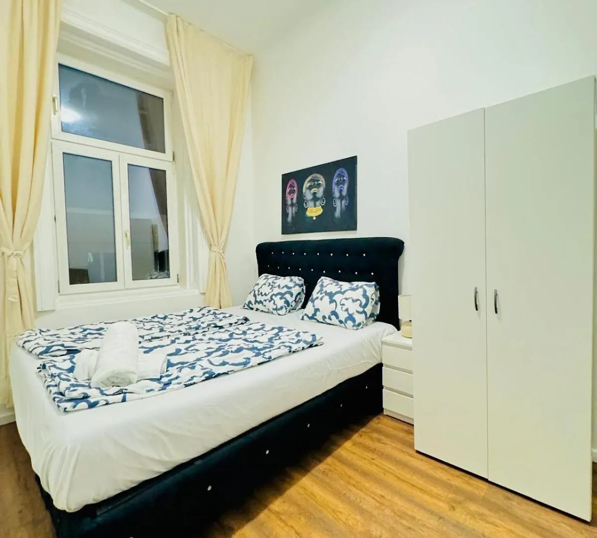 Affordable 5 Bedroom Apartment, Near Atzgersdorf Park Viena 0*,