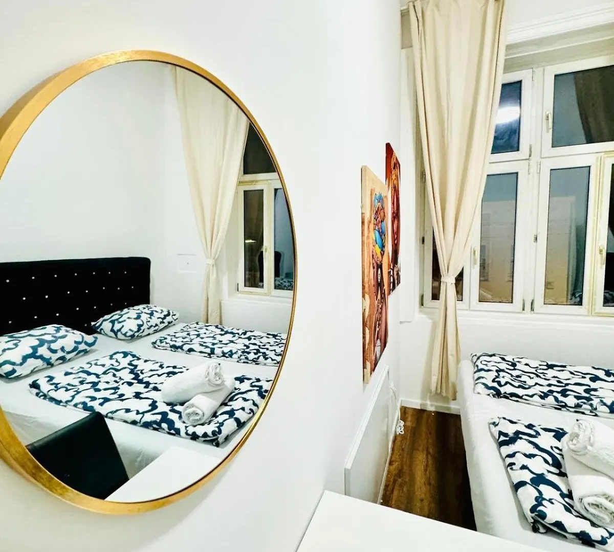 Affordable 5 Bedroom Apartment, Near Atzgersdorf Park Viena 0*,  Áustria