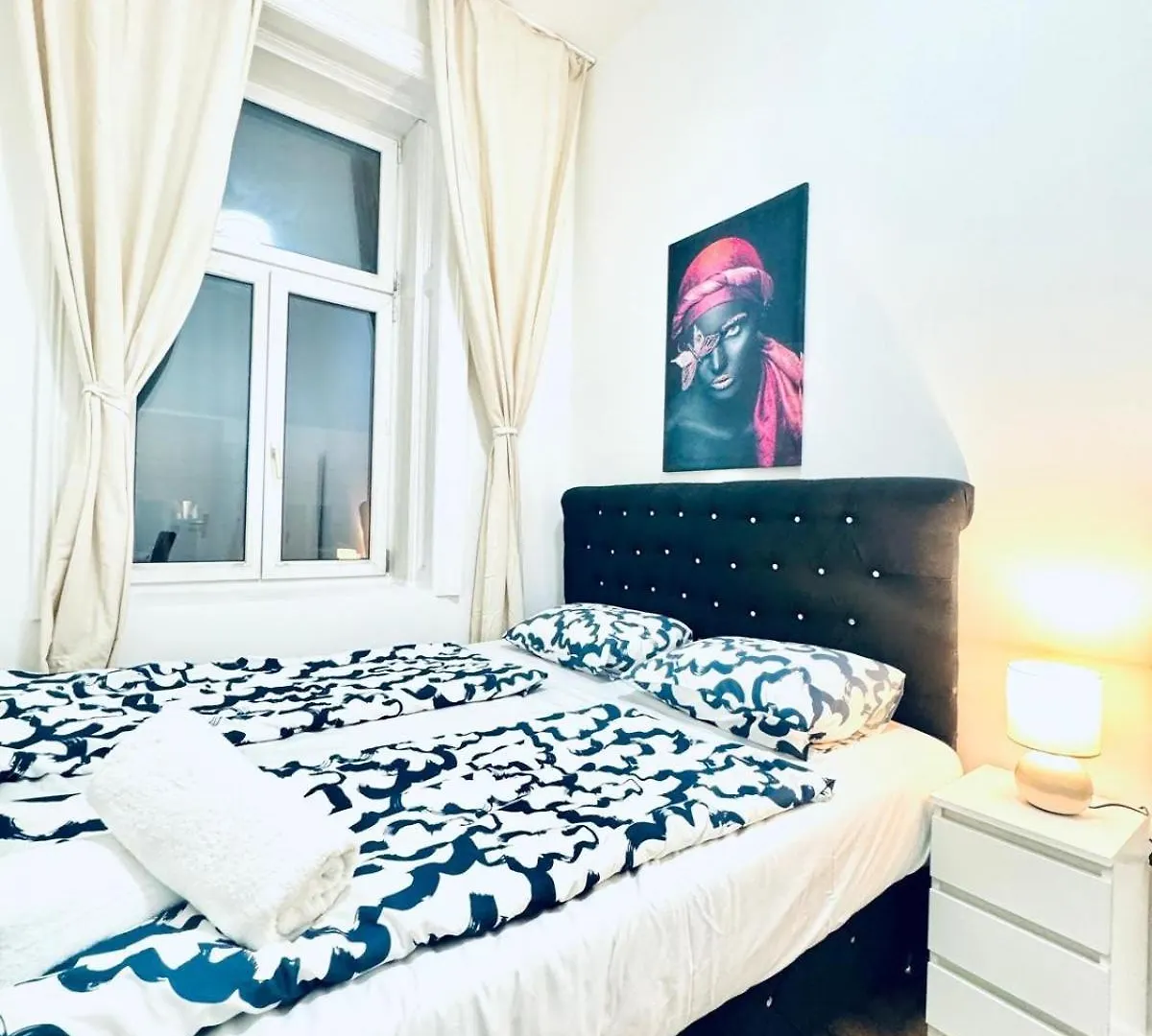 Affordable 5 Bedroom Apartment, Near Atzgersdorf Park Wien 0*,  Österrike