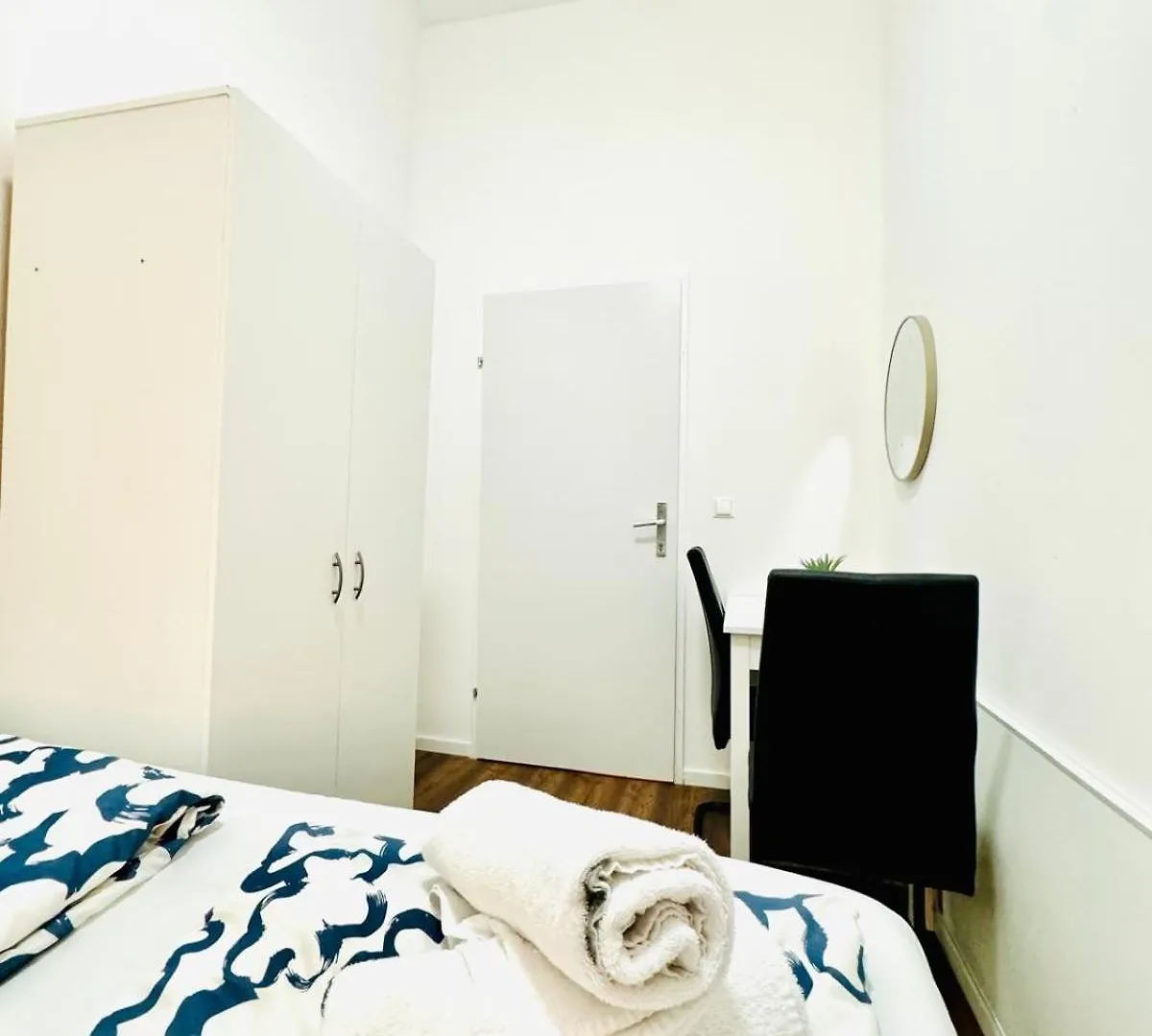 Affordable 5 Bedroom Apartment, Near Atzgersdorf Park Wien Österrike