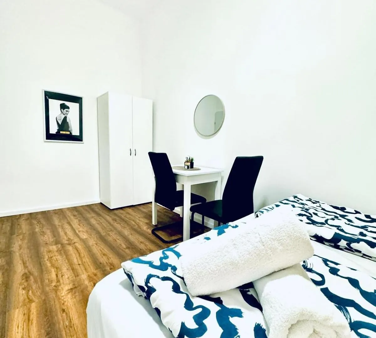 Affordable 5 Bedroom Apartment, Near Atzgersdorf Park Wien Lägenhet
