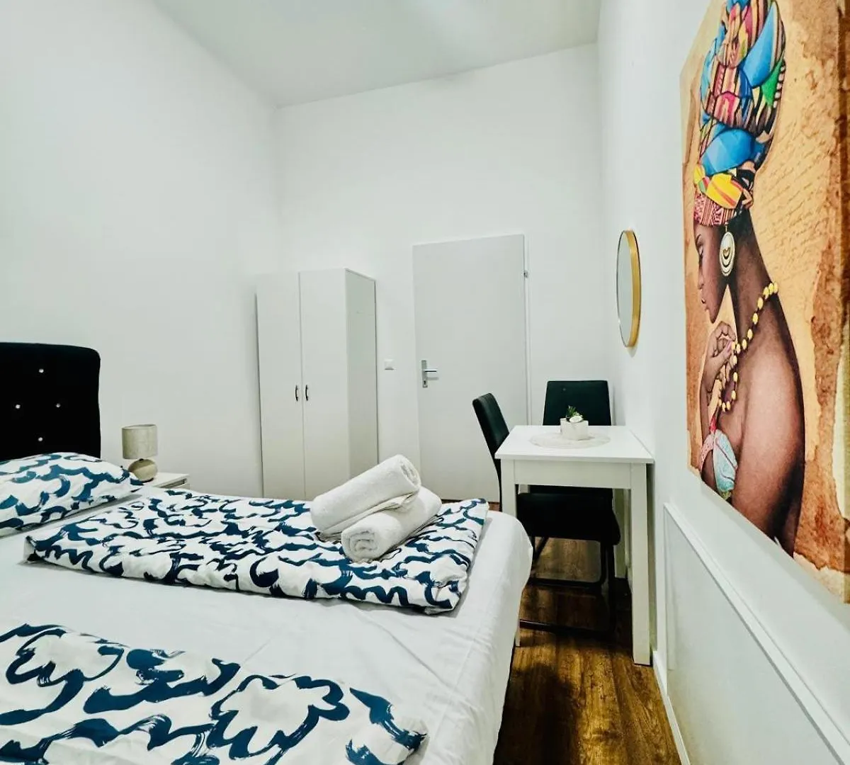 Affordable 5 Bedroom Apartment, Near Atzgersdorf Park Wien Lägenhet