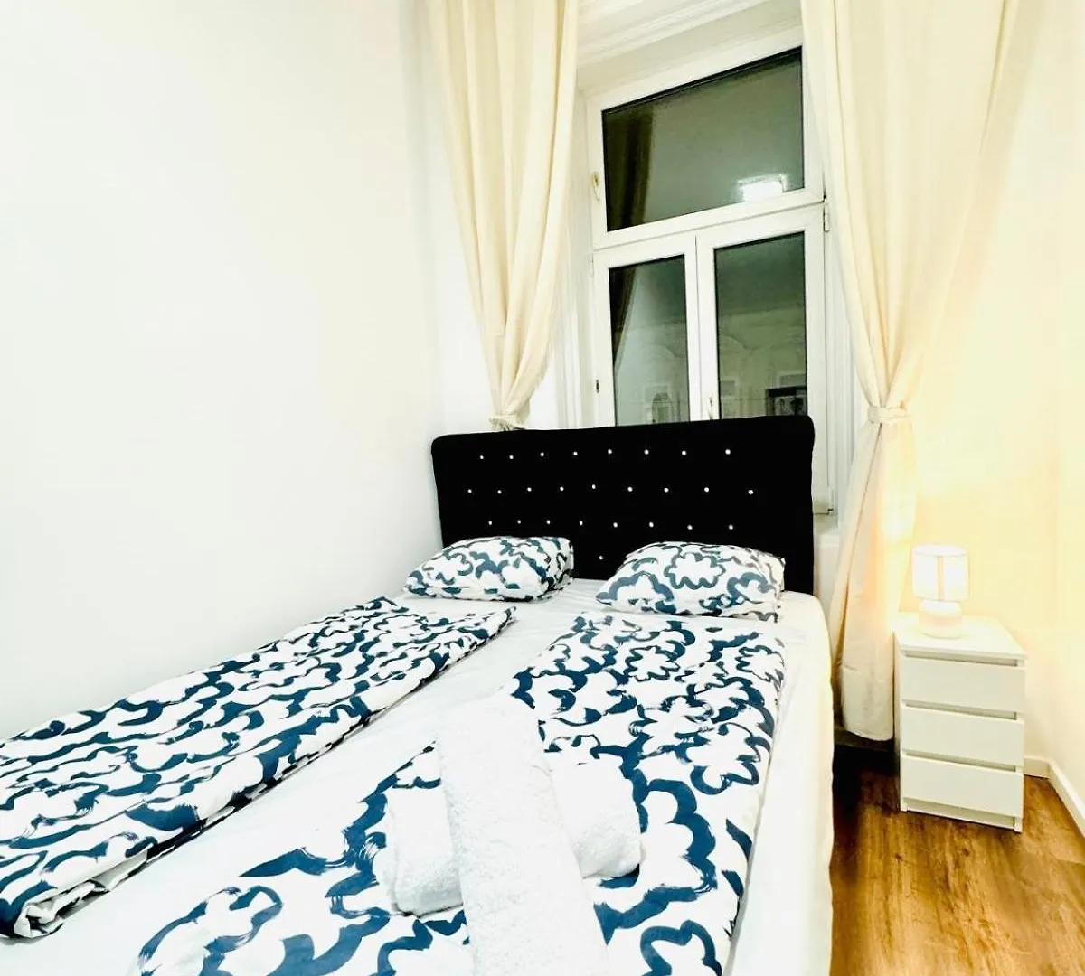 Affordable 5 Bedroom Apartment, Near Atzgersdorf Park Wien Österrike